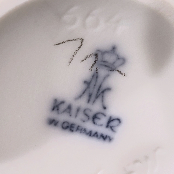 Kaiser Rose Vase in Mint Condition - Picture 4 of 5